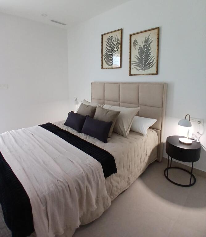 Villas adosadas de obra nueva con amplias terrazas en Bigast - foto 11