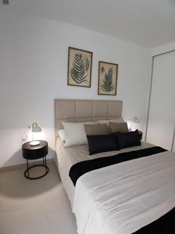 Villas adosadas de obra nueva con amplias terrazas en Bigast - foto 12
