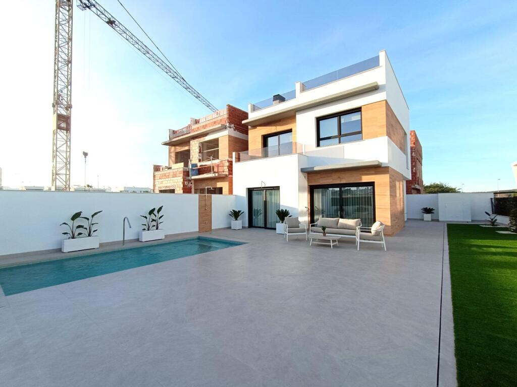 Exclusivos Chalets Adosados de Obra Nueva en Benijófar, Cost - foto 11