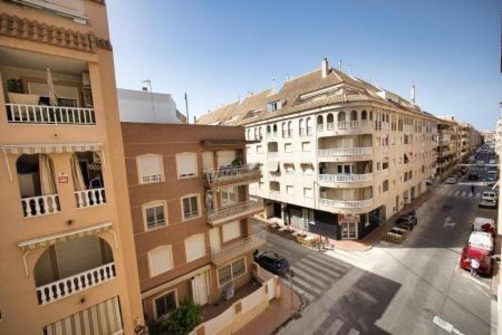 Apartamento a pocos metros de playas - foto 2