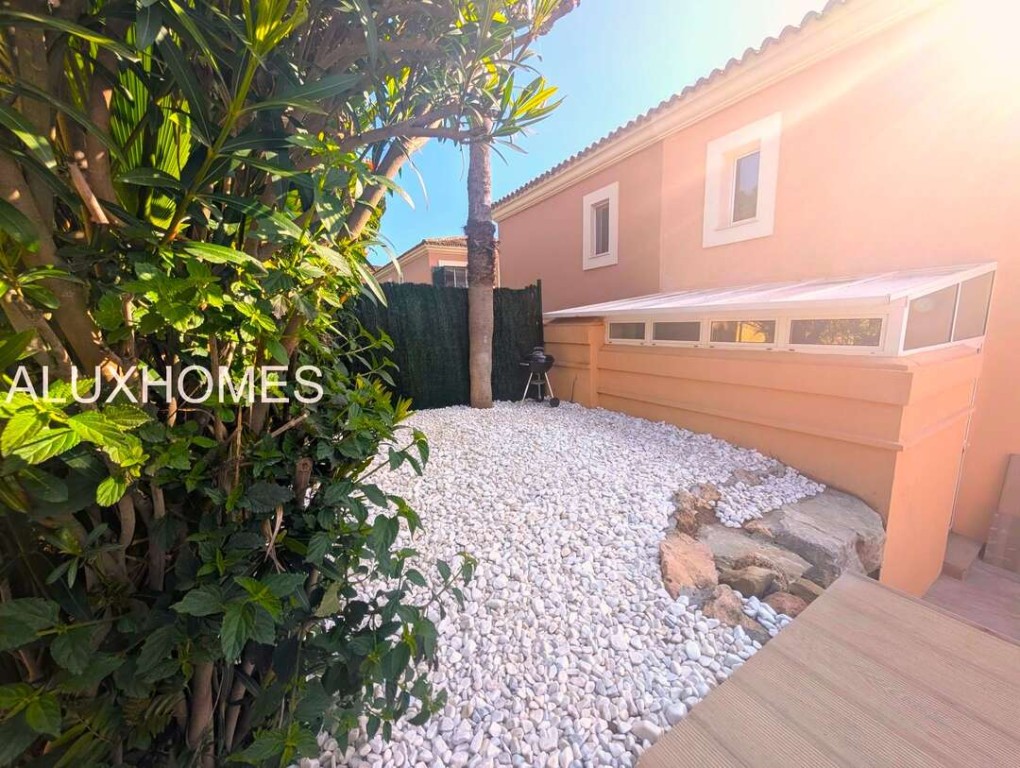 Casa de pueblo en Venta en Linea De La Concepcion, La Cádiz - foto 3