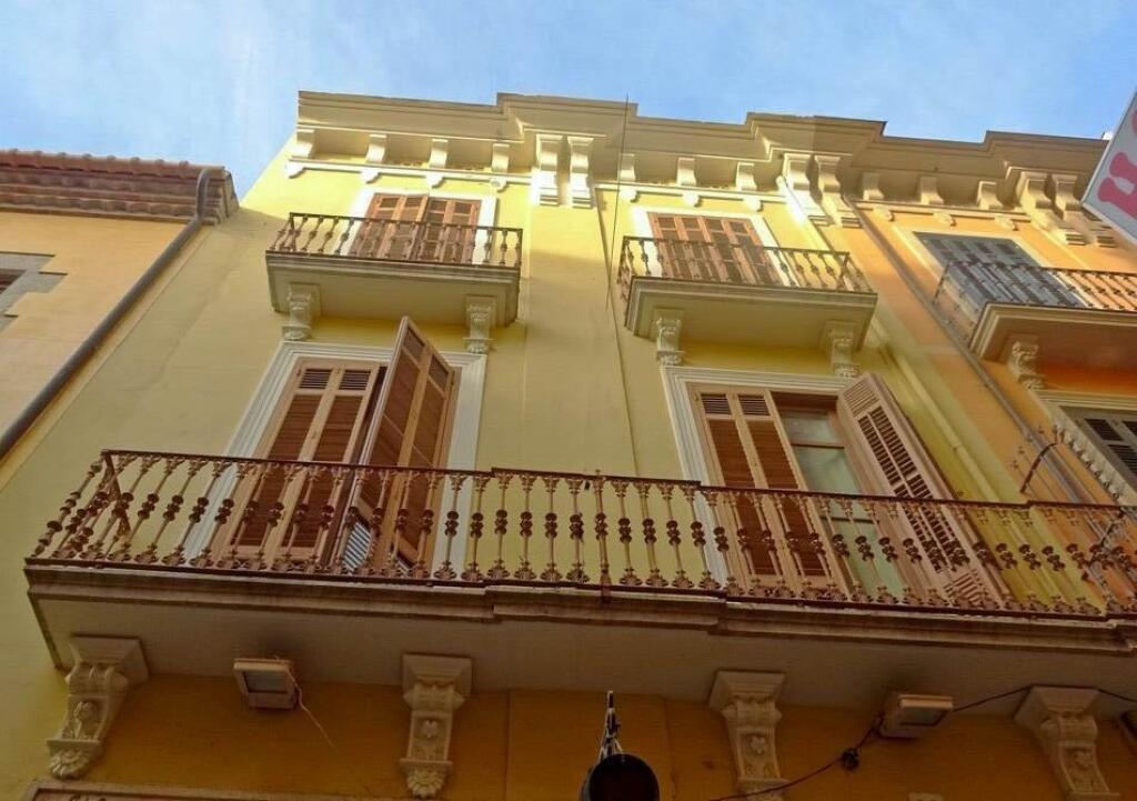 CASA MODERNISTA EN LA ZONA PEATONAL DE SANT FELIU DE GUÍXOLS