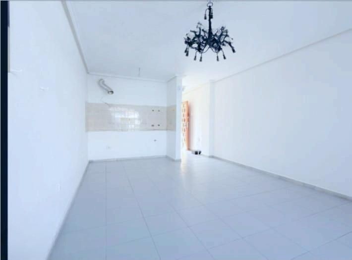 Estudio en Venta en Torrevieja Alicante - foto 2