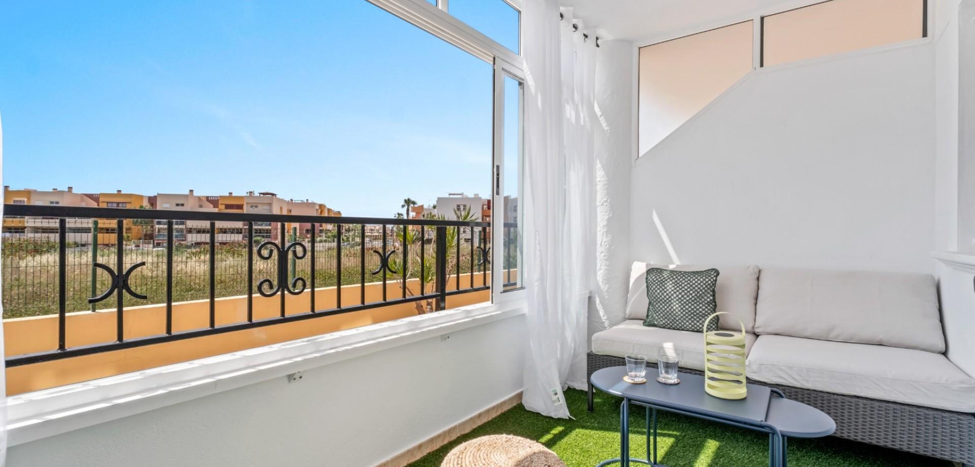 Apartamento 2 habitaciones 68m² en venta - Punta Prima - foto 3