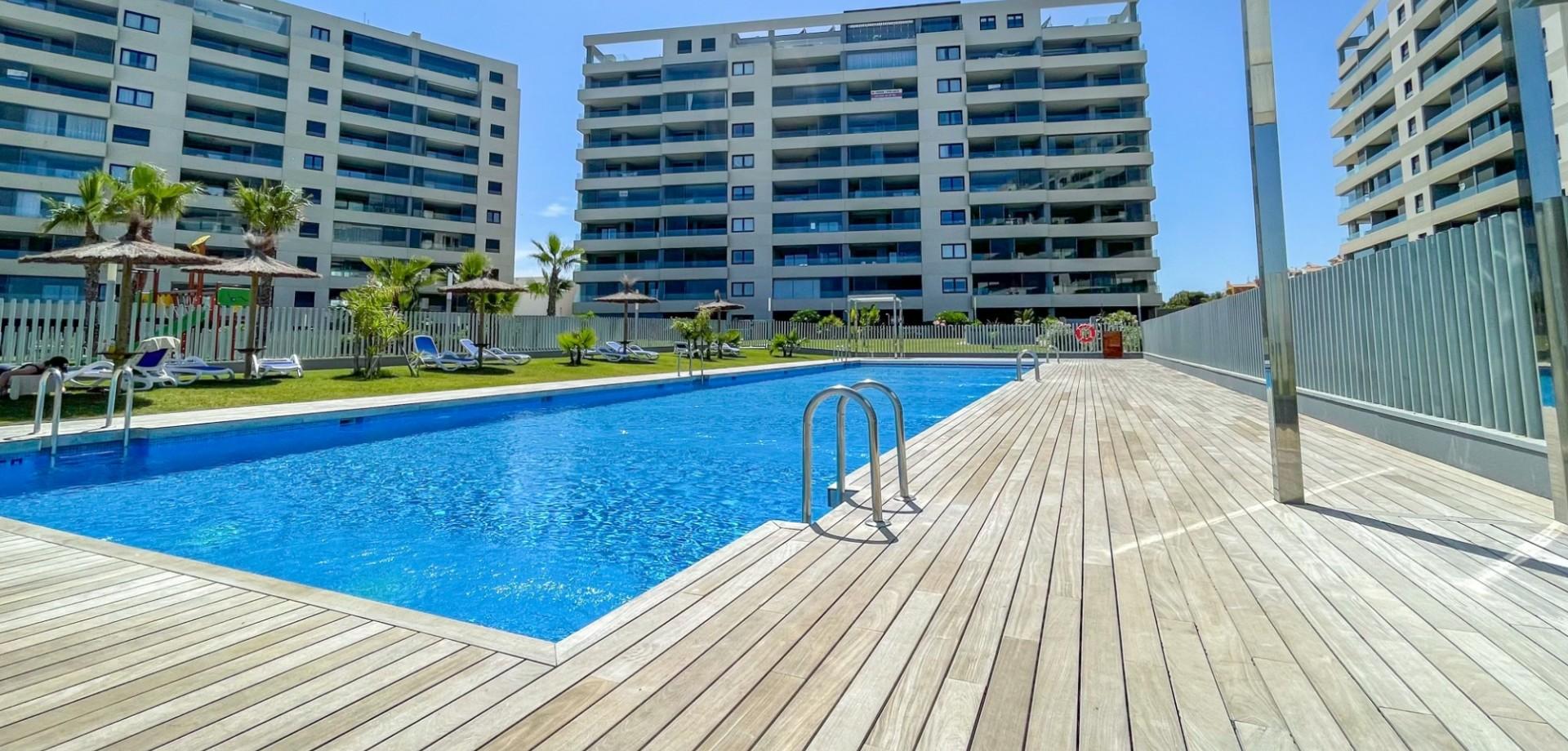 Apartamento 3 habitaciones 146m² en venta - Punta Prima - foto 2