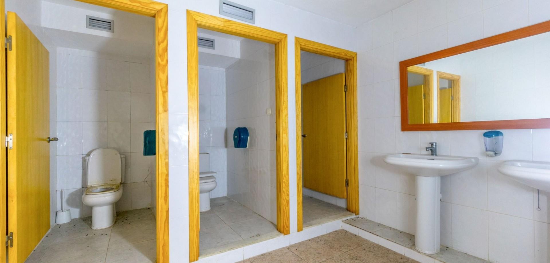 Local comercial 1 habitación 722m² en venta - Habaneras - foto 19