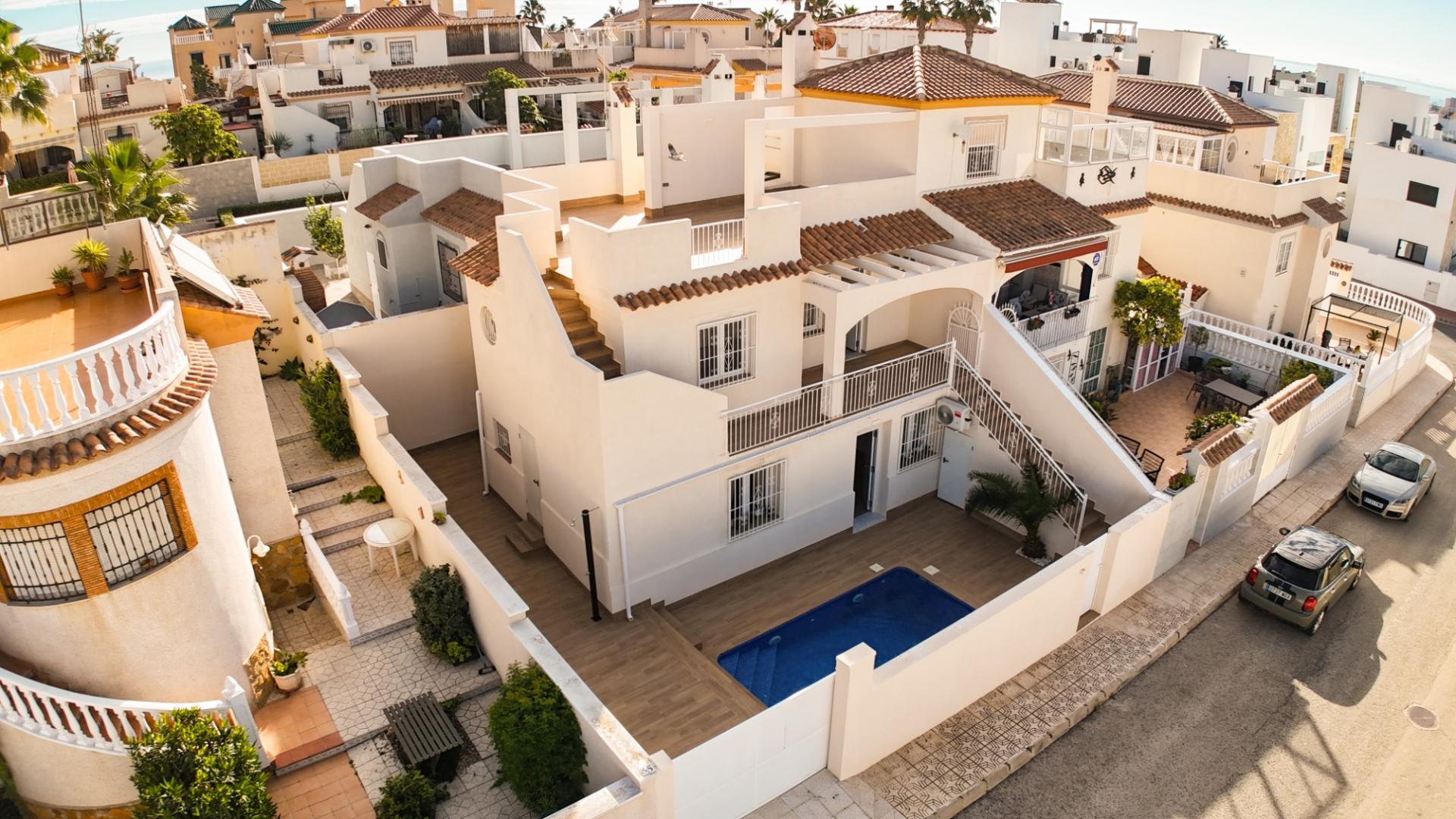 Villa 4 habitaciones 166m² en venta - Sector 25