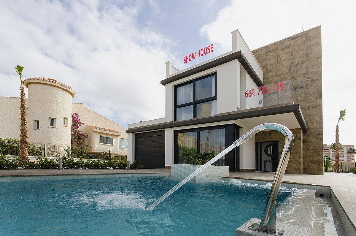 Villa 4 habitaciones 240m² en venta - Campoamor