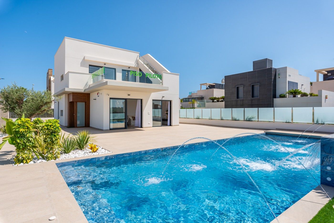 Villa 3 habitaciones 243m² en venta - Campoamor