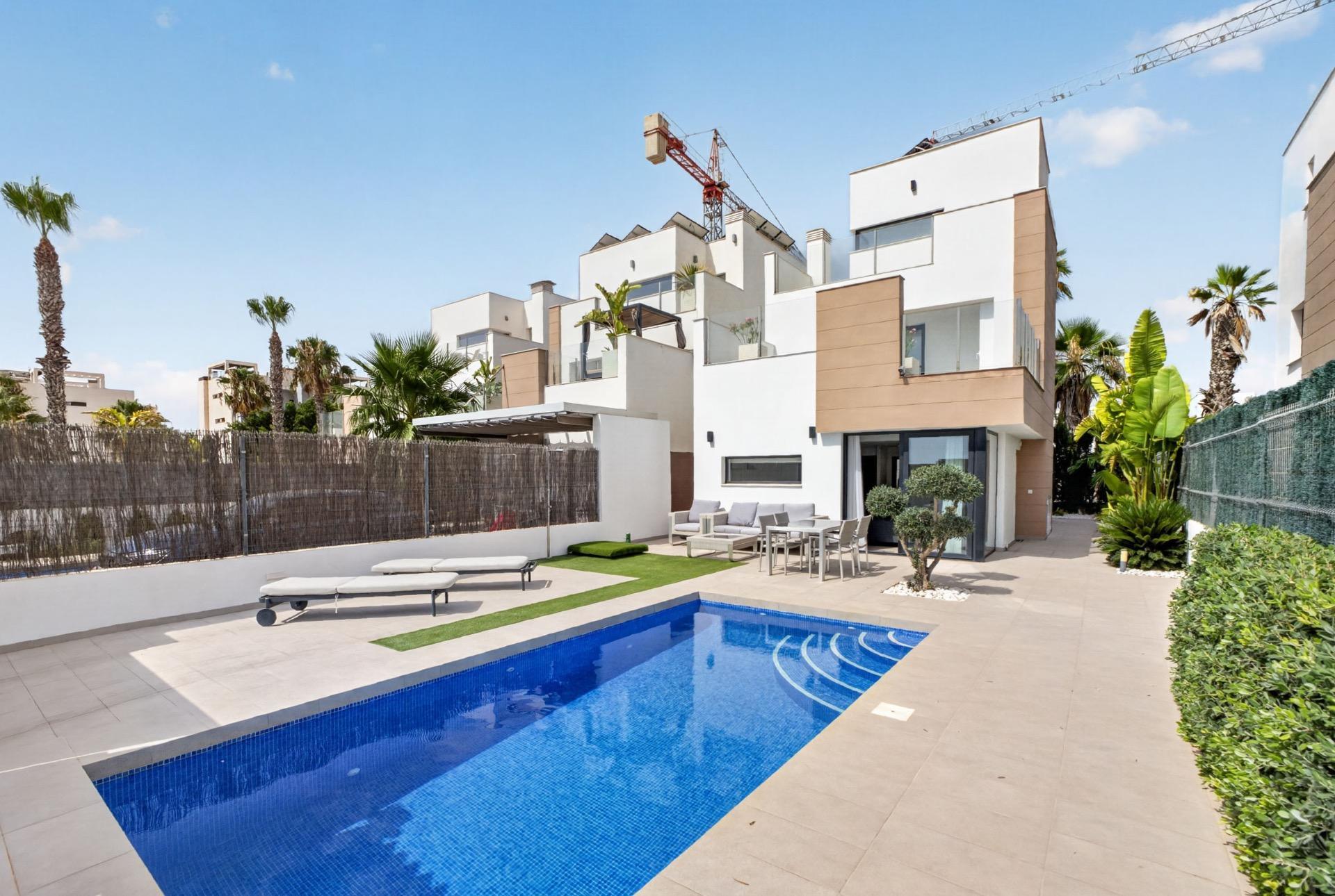 Villa 3 habitaciones 178m² en venta - Urbanizaciones