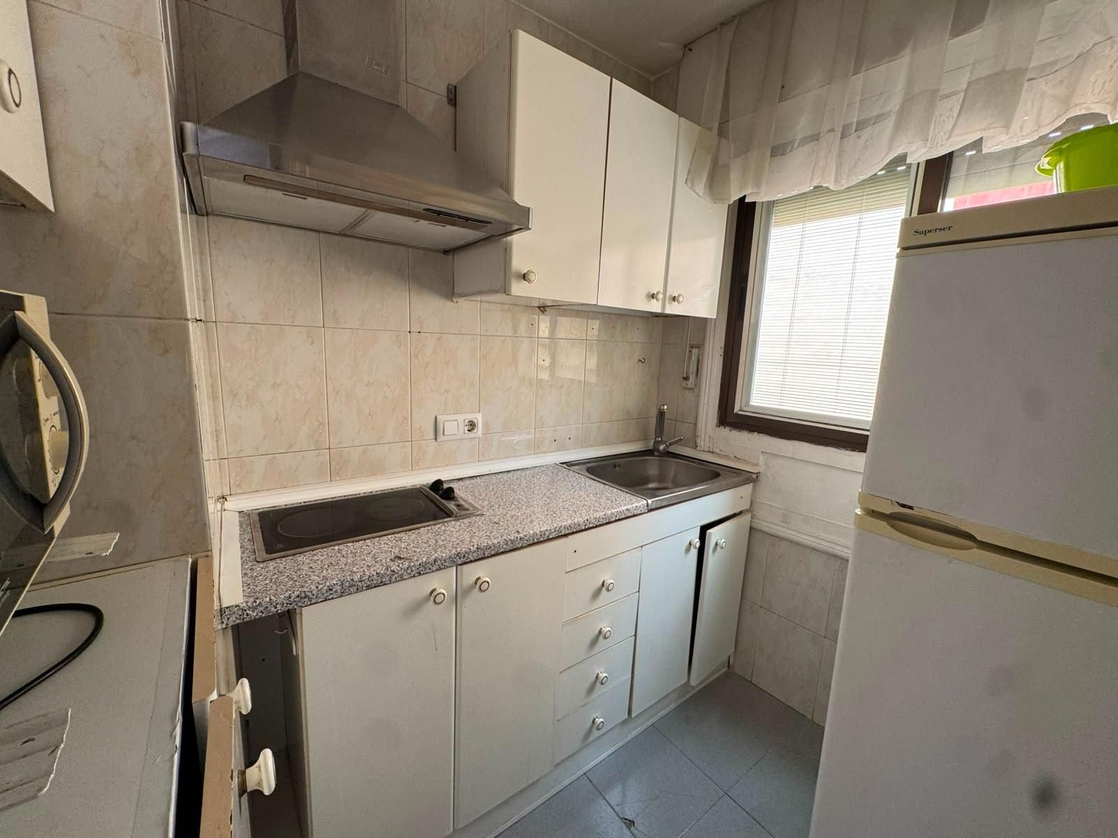 ¡Amplio Estudio en el corazón de Torrevieja! - foto 11