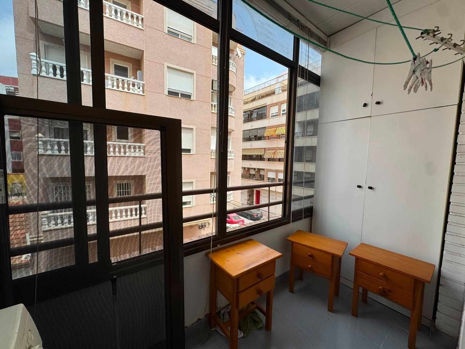 ¡Amplio Estudio en el corazón de Torrevieja! - foto 6