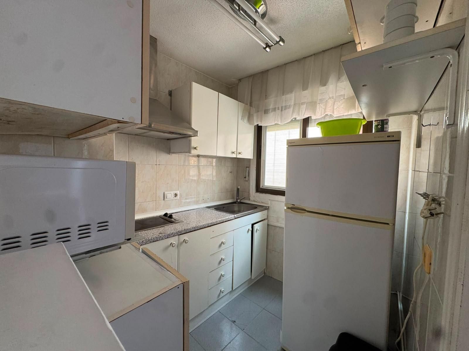 ¡Amplio Estudio en el corazón de Torrevieja! - foto 10