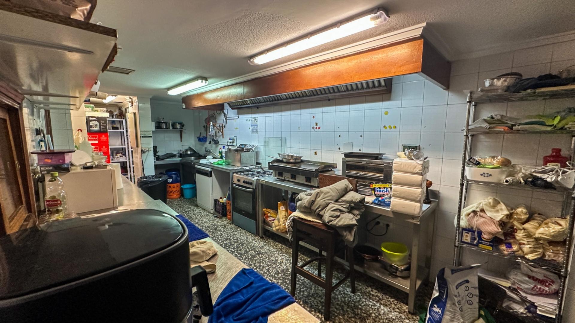 Local comercial 1 habitación 98m² en venta - Estacion de aut - foto 18
