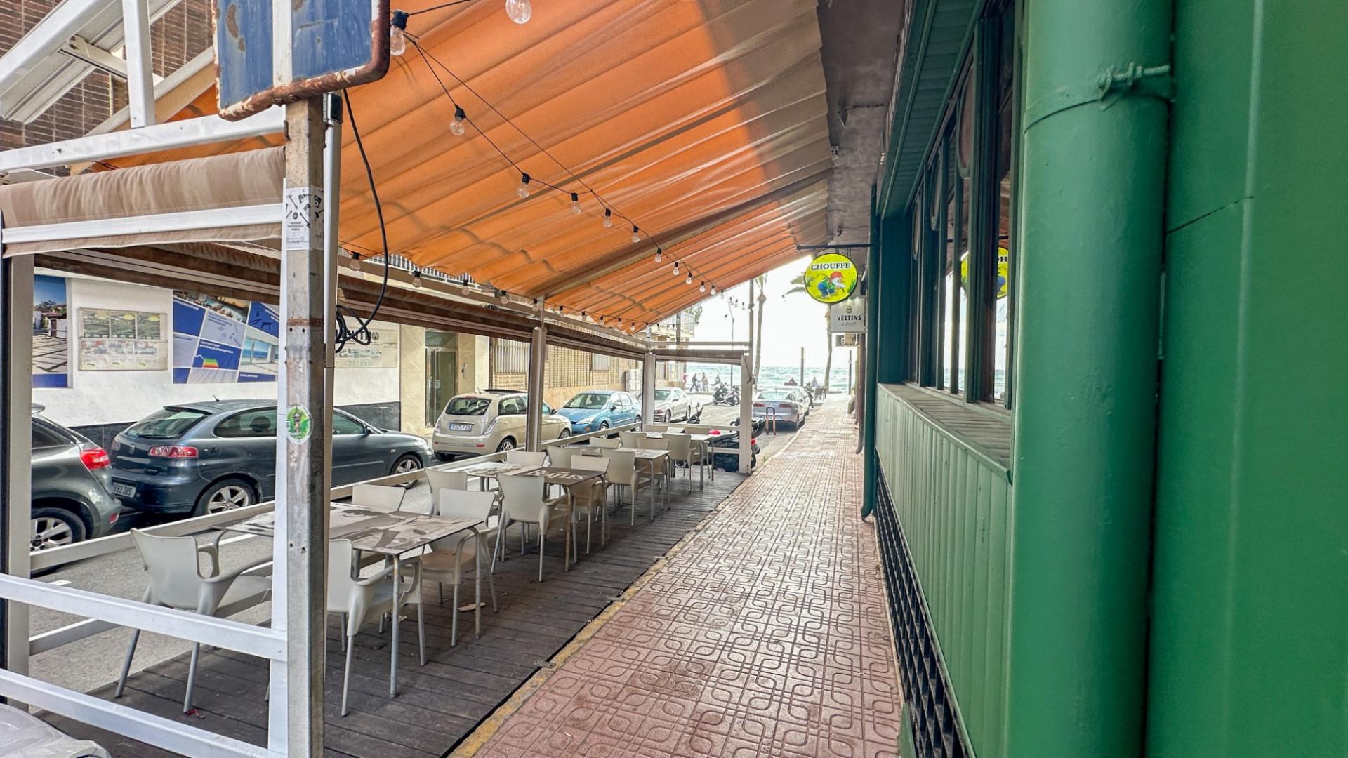 Local comercial 1 habitación 98m² en venta - Estacion de aut - foto 4