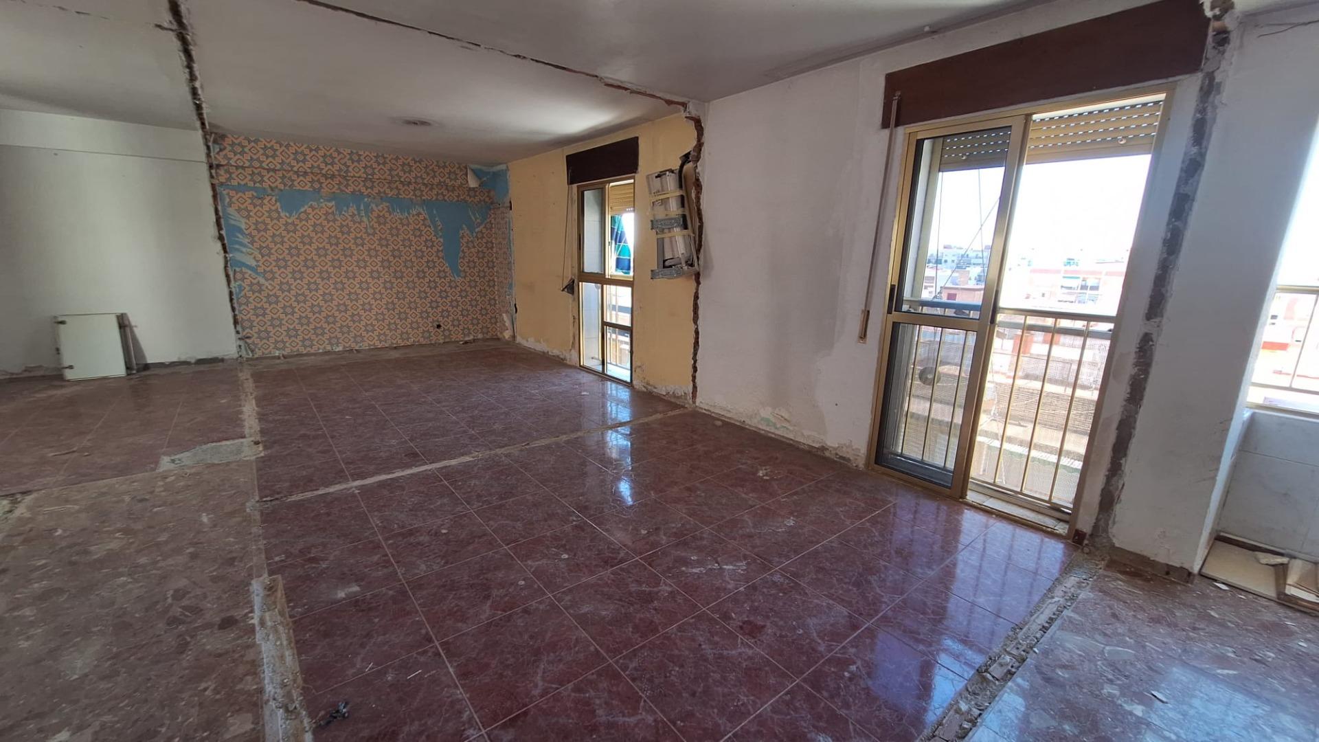 D. ¡¡ PISO PARA REFORMAR EN CARLOS III CON PLAZA DE APARCAMI - foto 7