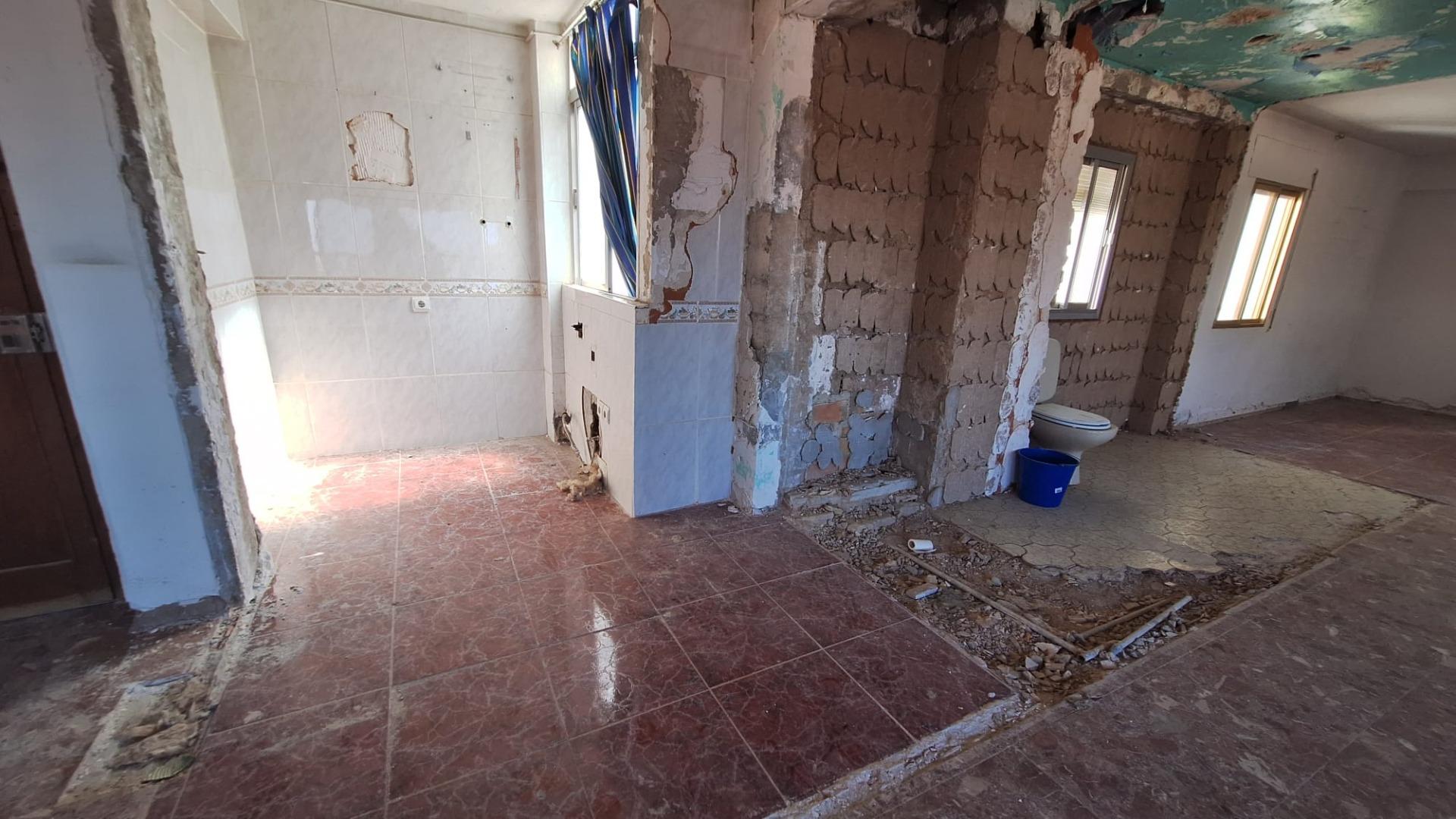 D. ¡¡ PISO PARA REFORMAR EN CARLOS III CON PLAZA DE APARCAMI - foto 9