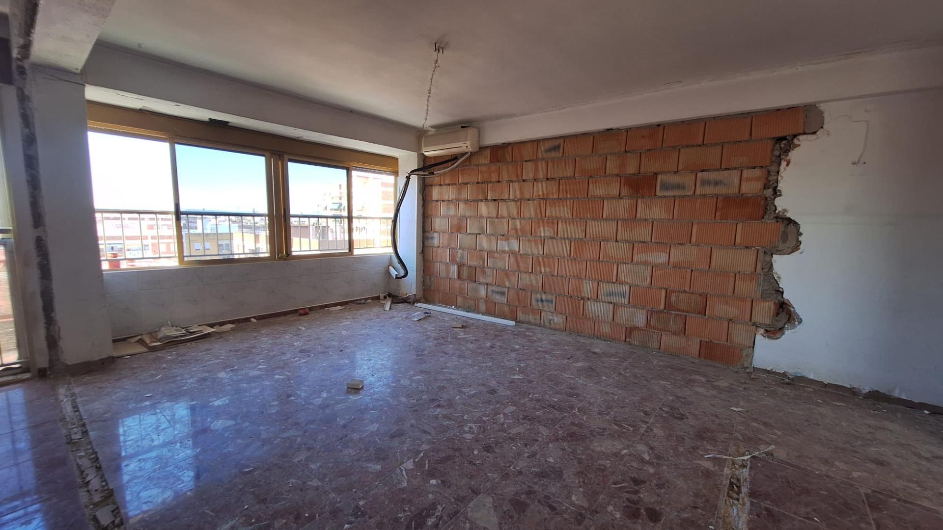 D. ¡¡ PISO PARA REFORMAR EN CARLOS III CON PLAZA DE APARCAMI - foto 10