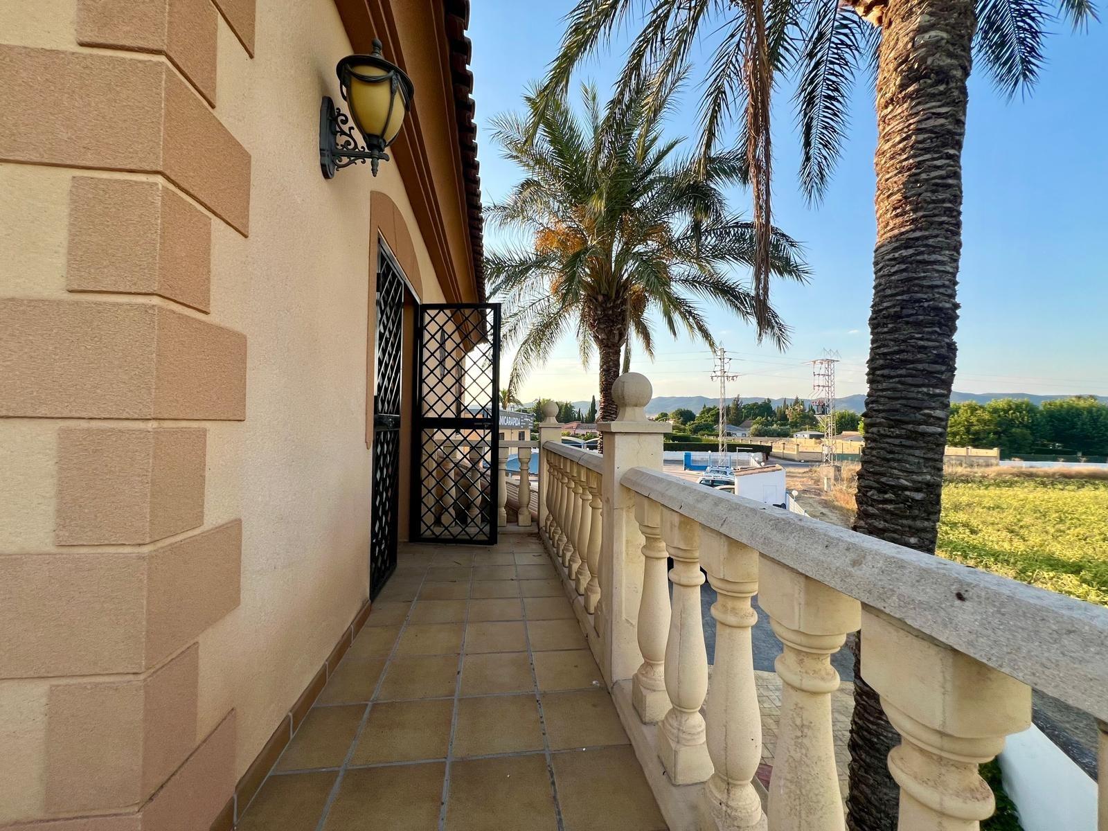 E.  ¡Gran oportunidad! Vivienda con terreno, piscina y negoc - foto 11