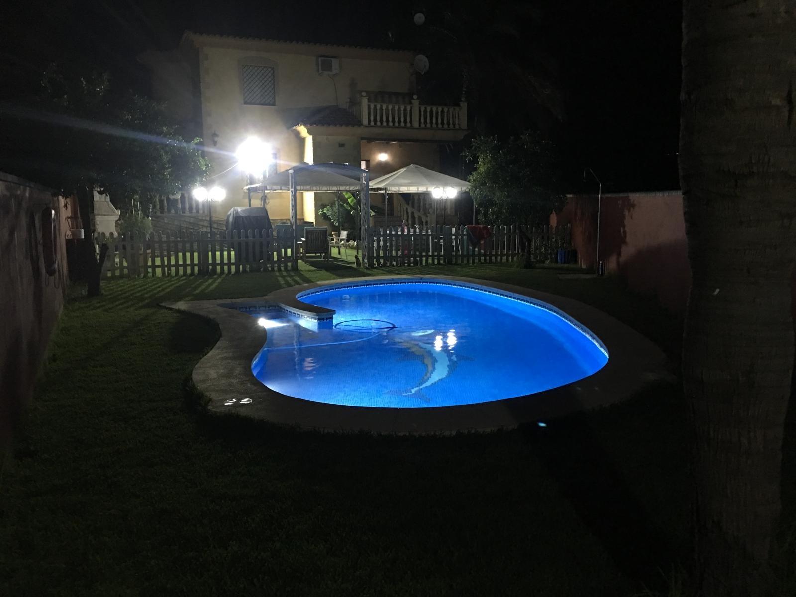 E.  ¡Gran oportunidad! Vivienda con terreno, piscina y negoc - foto 19