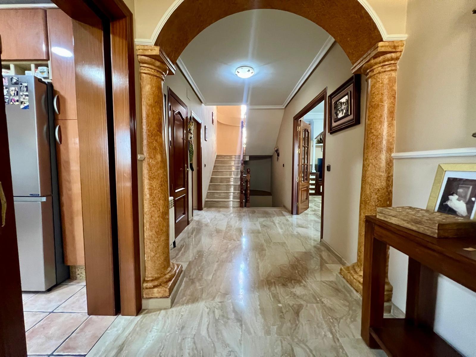 E.  ¡Gran oportunidad! Vivienda con terreno, piscina y negoc - foto 26