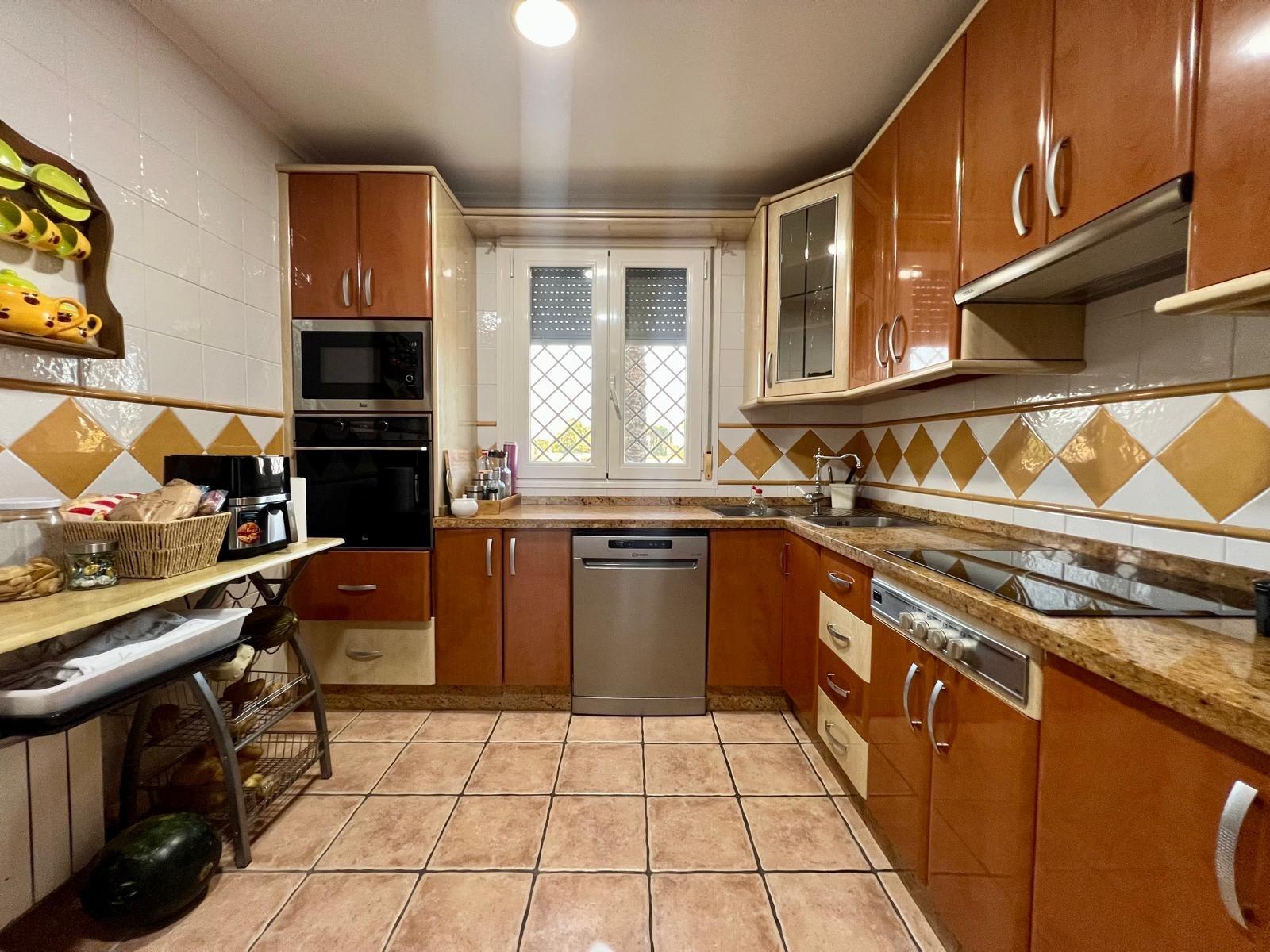 E.  ¡Gran oportunidad! Vivienda con terreno, piscina y negoc - foto 31