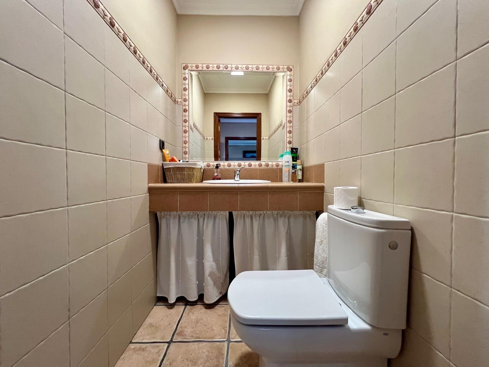 E.  ¡Gran oportunidad! Vivienda con terreno, piscina y negoc - foto 38