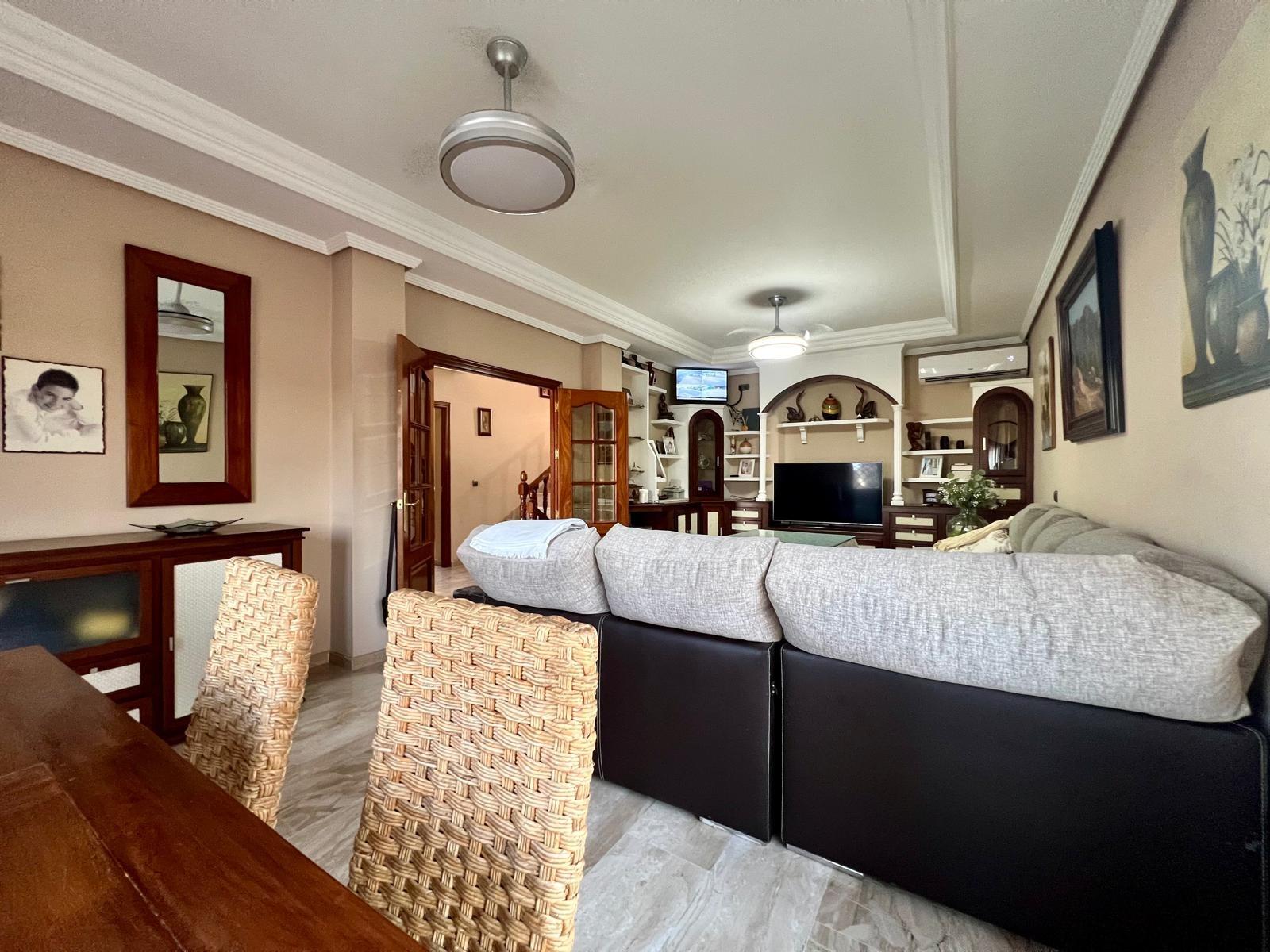 E.  ¡Gran oportunidad! Vivienda con terreno, piscina y negoc - foto 48