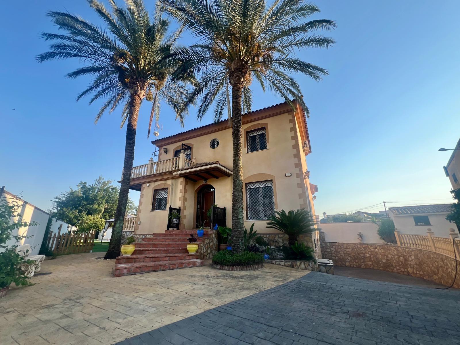 E.  ¡Gran oportunidad! Vivienda con terreno, piscina y negoc - foto 6