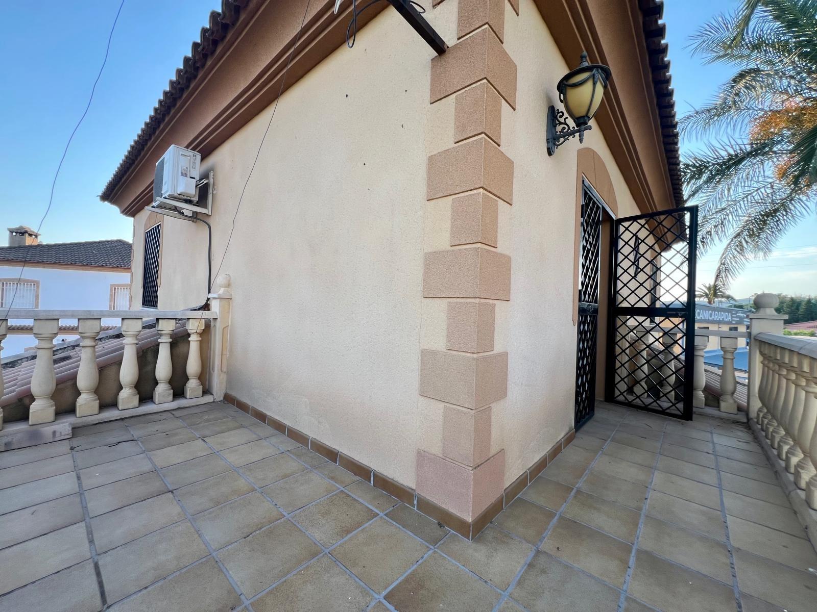 E.  ¡Gran oportunidad! Vivienda con terreno, piscina y negoc - foto 10
