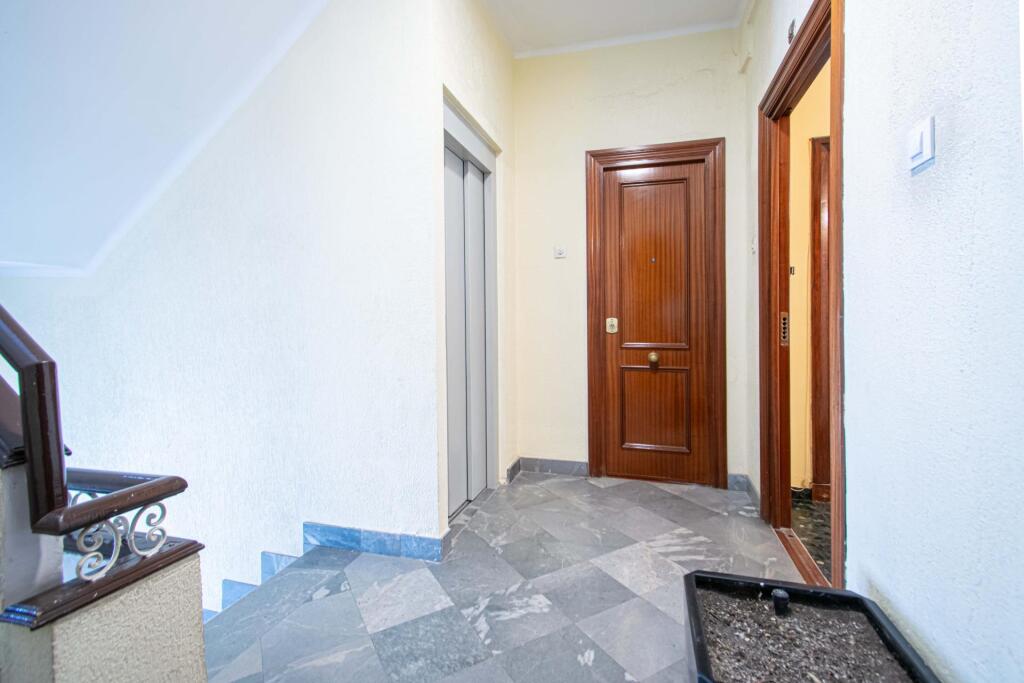 Increíble piso en el corazón de Nervión - foto 3