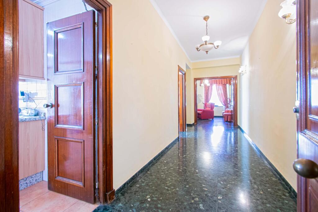 Increíble piso en el corazón de Nervión - foto 4