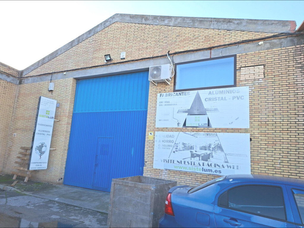 SE VENDE nave en La Rinconada