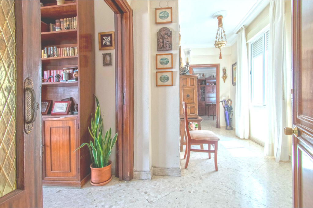 PISO EN VENTA EN PLENO CORAZÓN DE TRIANA - foto 4