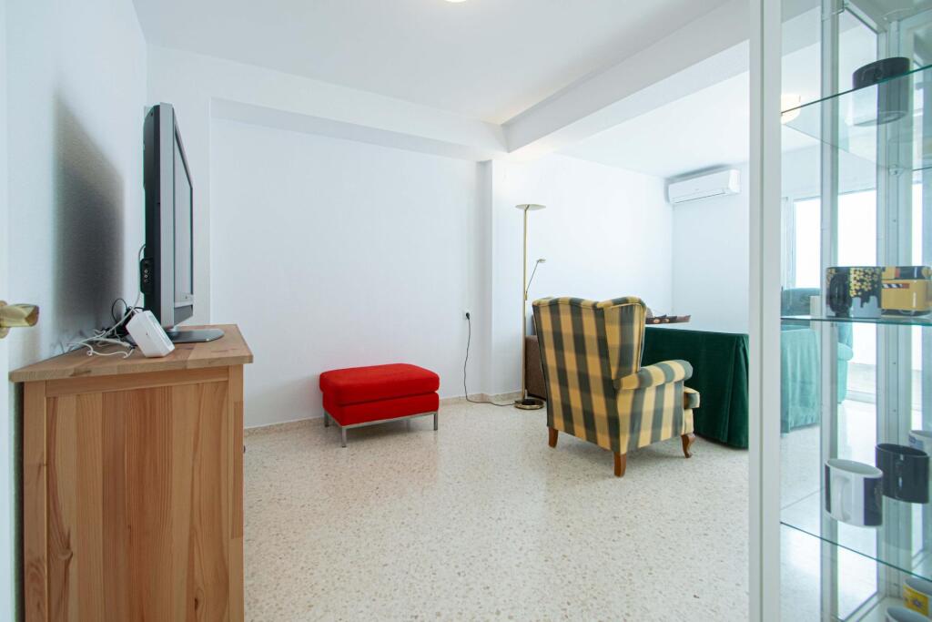 Bonita vivienda adosada en Espartinas con dos patios!!! - foto 4