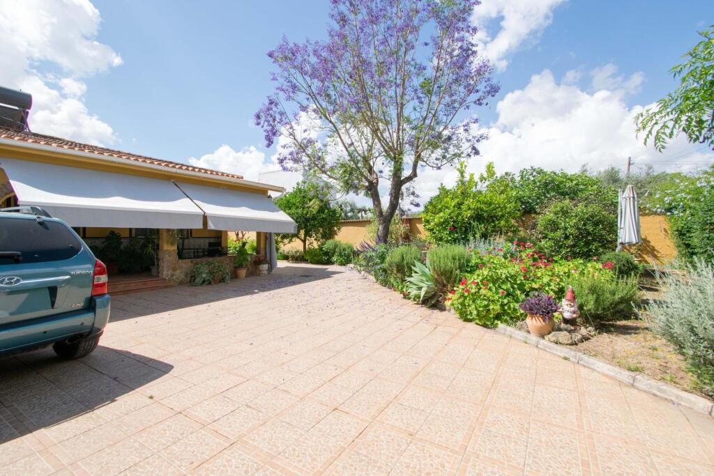 Espectacular Chalet con viviendas independientes - foto 3