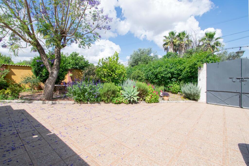 Espectacular Chalet con viviendas independientes - foto 4