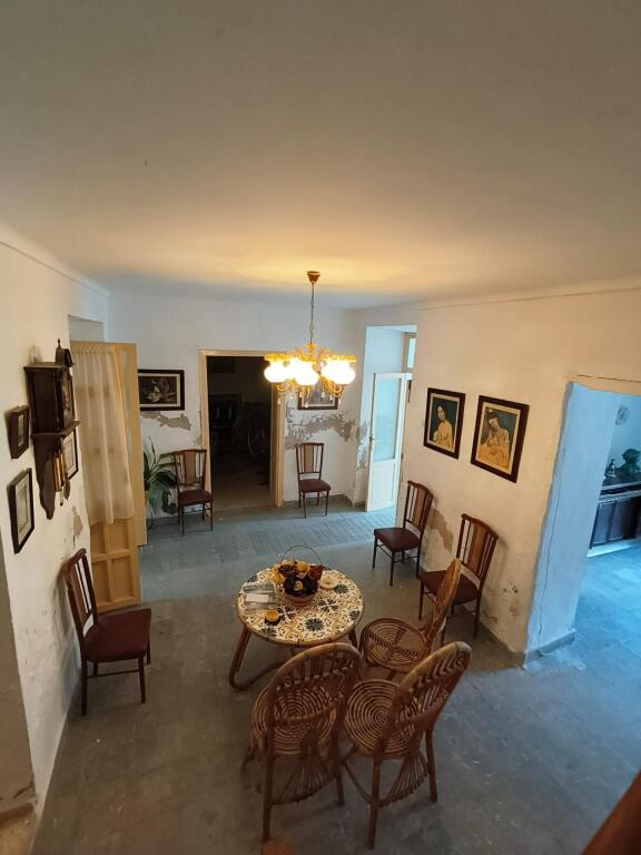 Gran oportunidad, casa de pueblo en el centro del Saucejo!!
