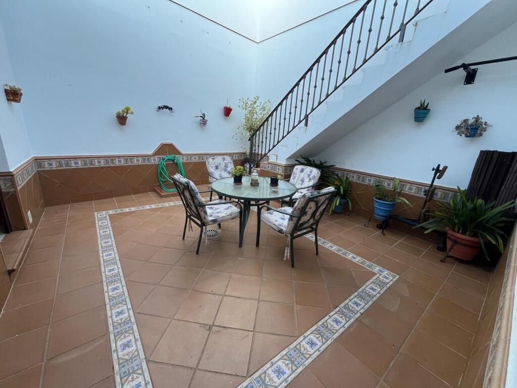 Gran vivienda adosada en Pilas, cerca del Polideportivo Municipal!!