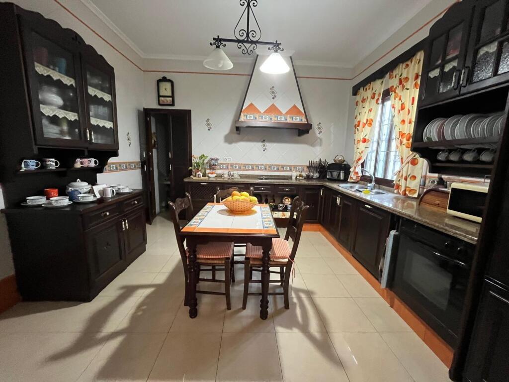 Gran vivienda adosada en Pilas, cerca del Polideportivo Muni - foto 13