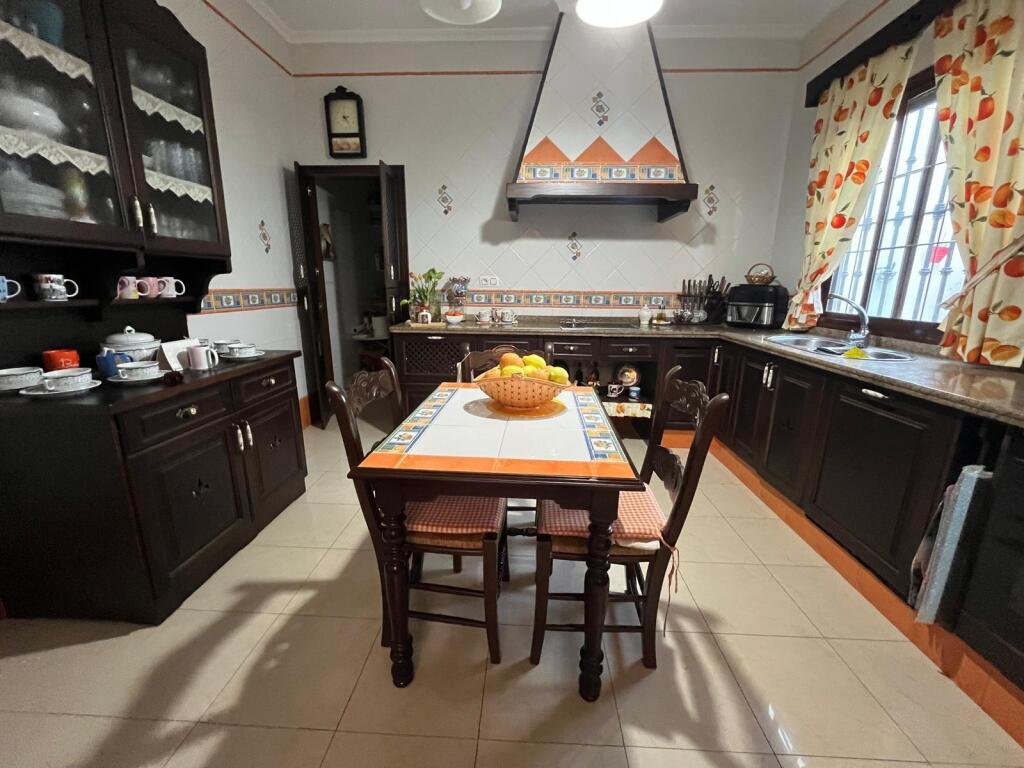 Gran vivienda adosada en Pilas, cerca del Polideportivo Muni - foto 15