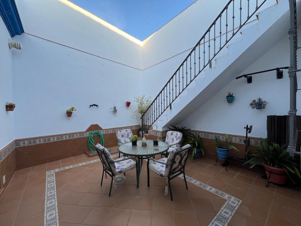 Gran vivienda adosada en Pilas, cerca del Polideportivo Muni - foto 17