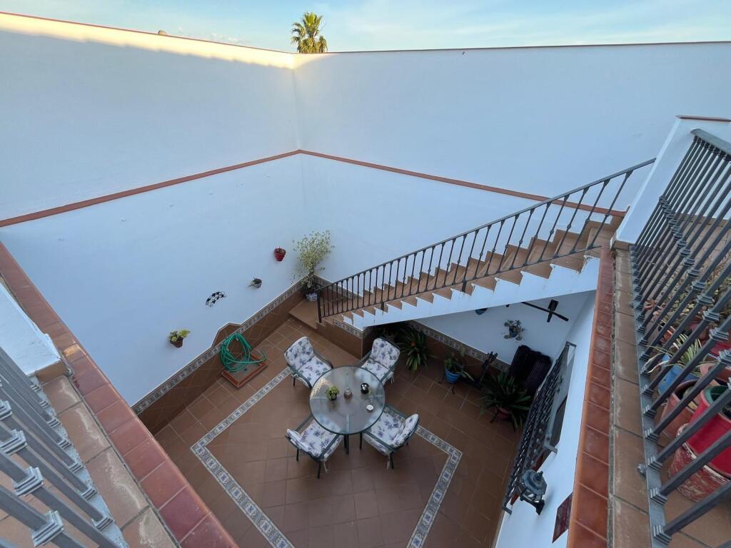 Gran vivienda adosada en Pilas, cerca del Polideportivo Muni - foto 22