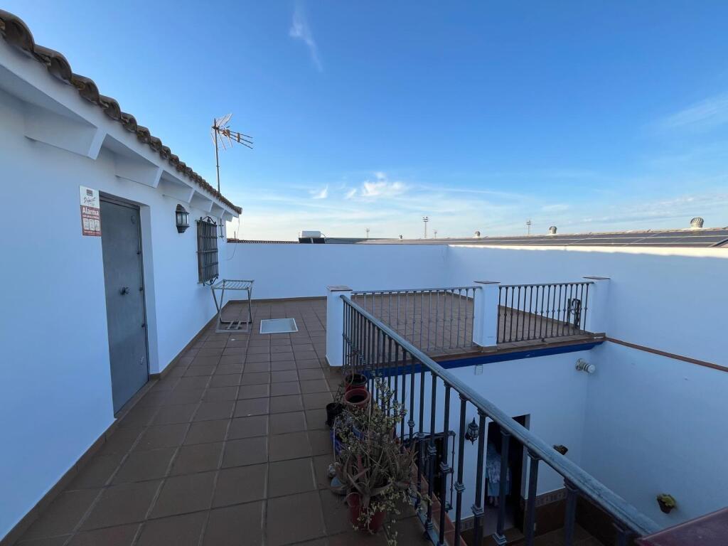 Gran vivienda adosada en Pilas, cerca del Polideportivo Muni - foto 24