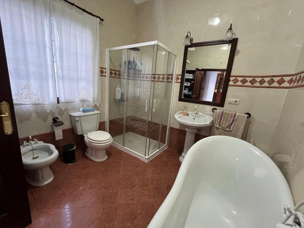 Gran vivienda adosada en Pilas, cerca del Polideportivo Muni - foto 39