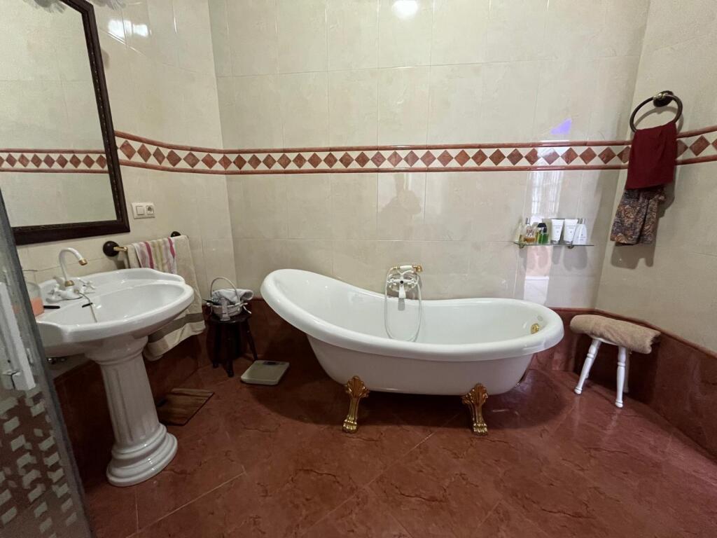 Gran vivienda adosada en Pilas, cerca del Polideportivo Muni - foto 40