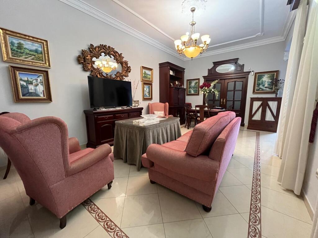 Gran vivienda adosada en Pilas, cerca del Polideportivo Muni - foto 5