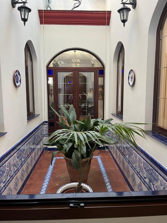 Gran vivienda adosada en Pilas, cerca del Polideportivo Muni - foto 8