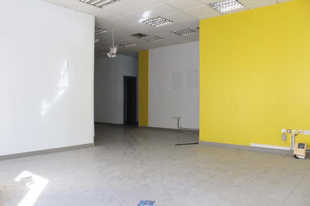 LOCAL 268 m2 en SEVILLA ESTE. Ideal para:  GIMNASIO, CENTRO  - foto 8