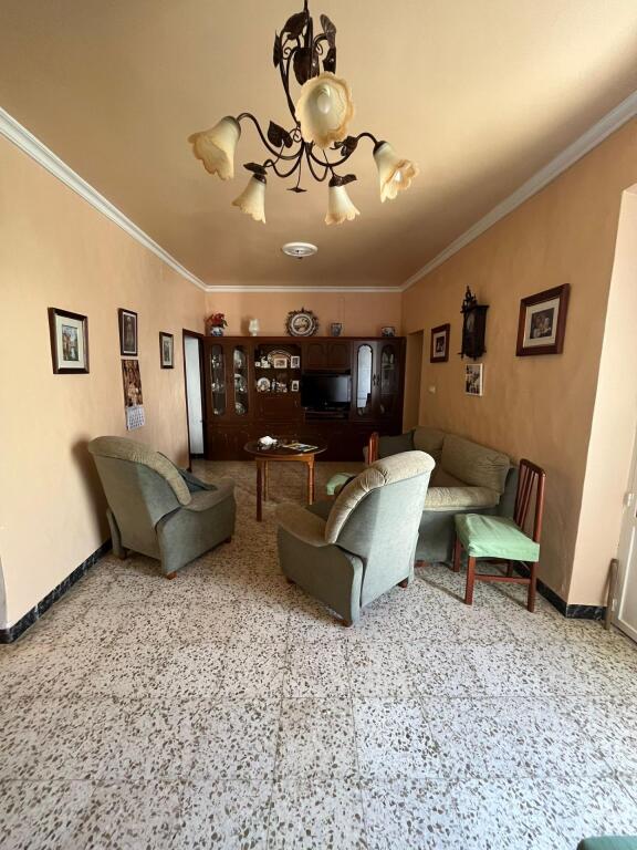 Gran casa en el centro de Manzanilla!! - foto 4